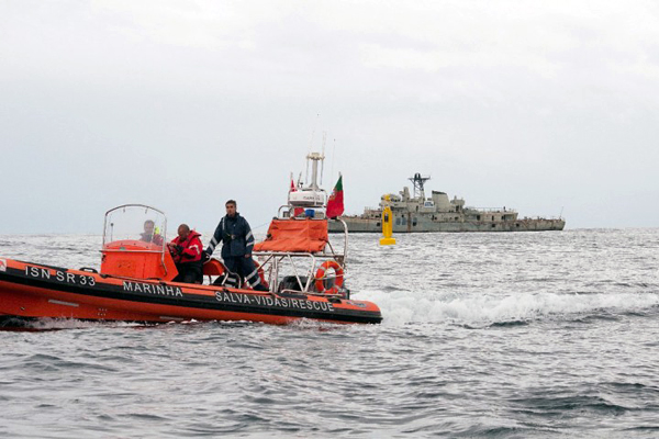 Португалия специально для дайверов затопила два военных корабля