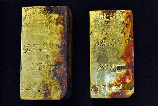 Охота за сокровищами: золотые слитки и монеты подняты со дна моря