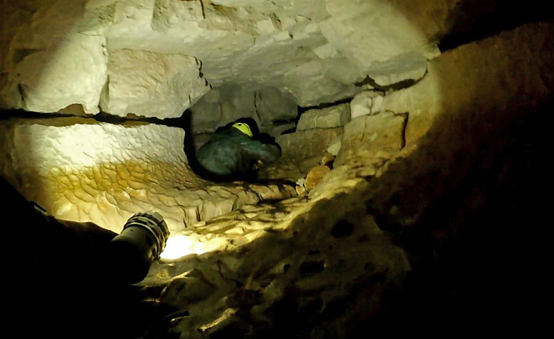 Подземная река Понеретка и экстрим-камера Olympus