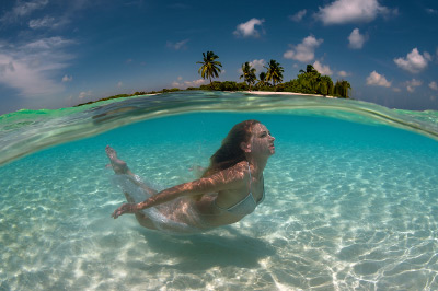 Особенности подводной модельной фотосъёмки на Мальдивах