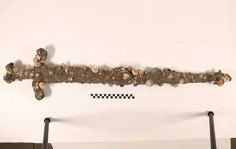 Дайвер нашел в Средиземном море второй меч крестоносцев