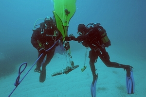 Подводные археологи успели перехватить древний артефакт