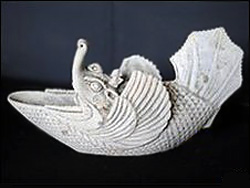 Один из предметов, поднятых с китайского судна X-го века, затонувшего у берегов острова Ява.