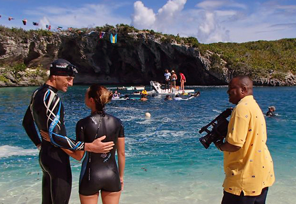 Чемпионат Verical Blue 2013 стартовал на Багамах